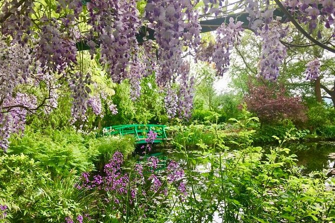 Monet's Gardens & House-Private Giverny Tour From Paris - Art-Historian Guides Offer In-Depth Commentary