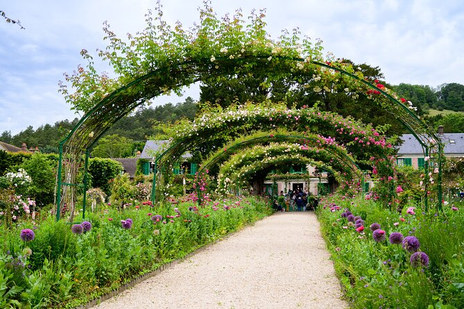 Monet's House and Garden & Giverny Village - Meeting Point and Transportation Logistics in Giverny