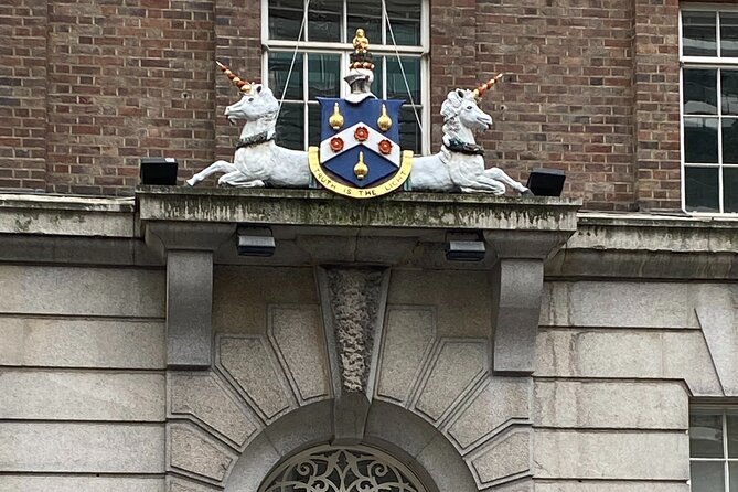 Money and Power in the City Sightseeing Tour - Marvel at the Neo-Classical Royal Exchange, Bank of England, and Mansion House