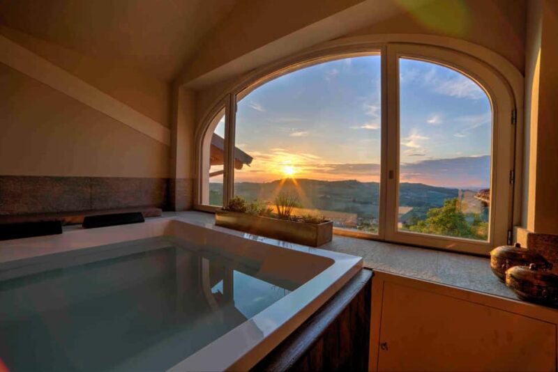Monforte d'Alba: Jacuzzi Ritual with Wine Tasting - The Wellness Experience: Grape Seed Oil and Local Aromas