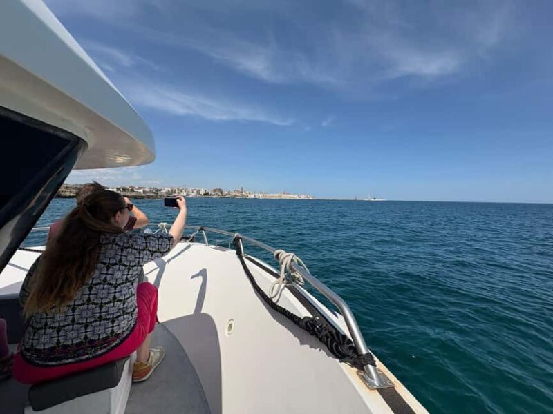 Monopoli: tour in barca a Polignano con soste e aperitivo - Short Speedboat Ride to Polignano a Mare Town