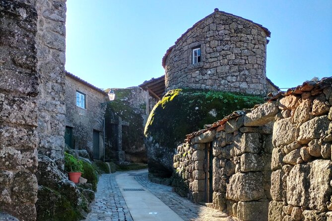 Monsanto (TV's Dragonstone GoT) Full Day Private Tour from Lisbon - Discovering the Medieval Village of Monsanto