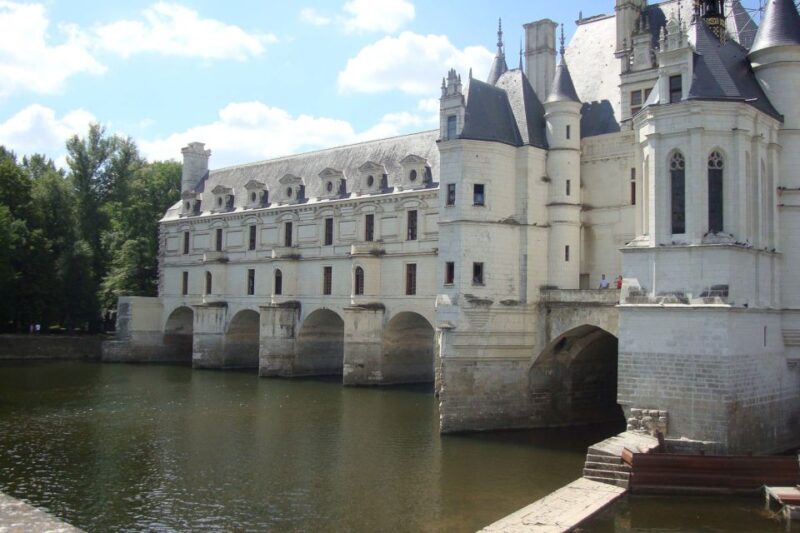 Mont Saint-Michel & Chateaux Country 3-Day Tour from Paris - Exploring the Loire Valley’s Castle Highlights on Day Three
