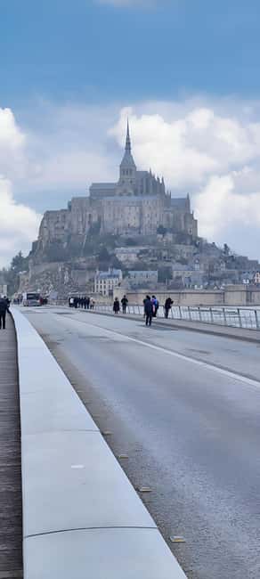 Mont-Saint-Michel: Private Guided Tour with Tasting from Paris - Exploring the Legendary Mont-Saint-Michel