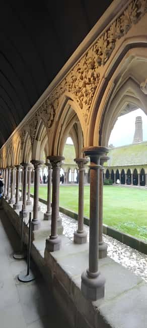 Mont-Saint-Michel: Private Guided Tour with Tasting from Paris - Customization and Practical Details