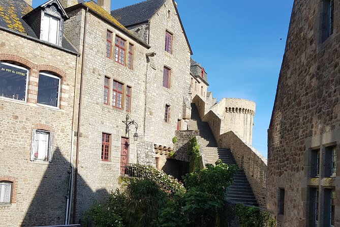 Mont Saint-Michel Private trip from Saint-Malo with local driver - Key Points
