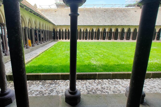 Mont-St-Michel: Private Walking Tour "Abbey Ticket Included" - The Experience of Guides and Guest Interactions