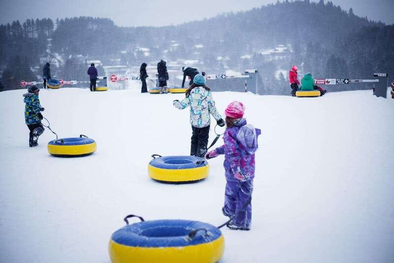Mont-Tremblant: Snow Tubing with a Mechanical Lift - Warm-up and Food Service Options