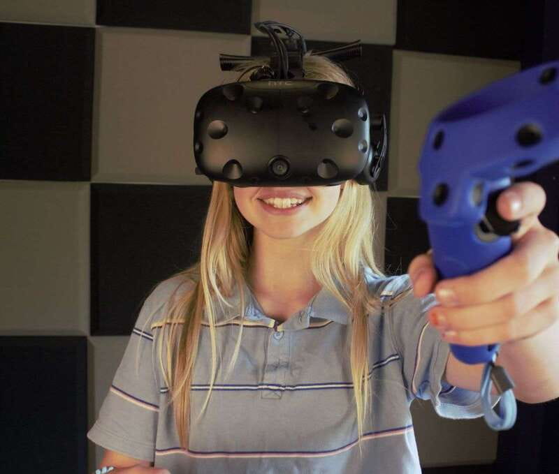 Mont Tremblant: Virtual Reality Gaming Session - Tremblants Indoor VR Experience Next to the Fairmont Hotel