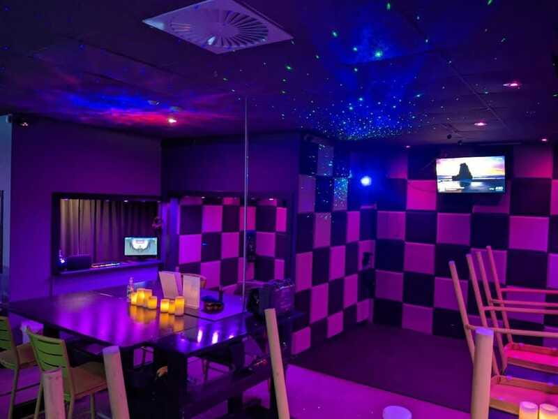 Mont-Tremblant: VR Arcade - Game Station - Logistics and Accessibility Considerations