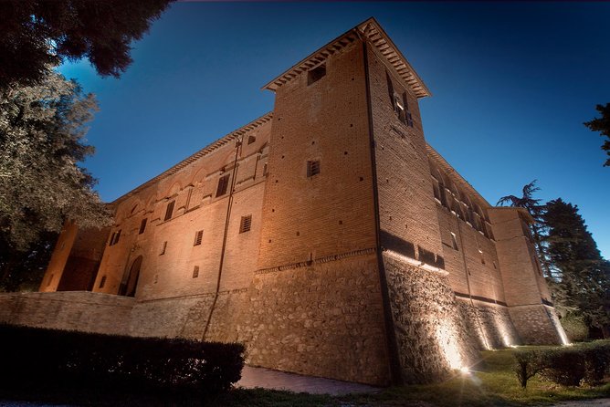 Montalcino: Brunello Wine Tasting Experience - Tasting Three Tuscan Wines in a Historic Setting