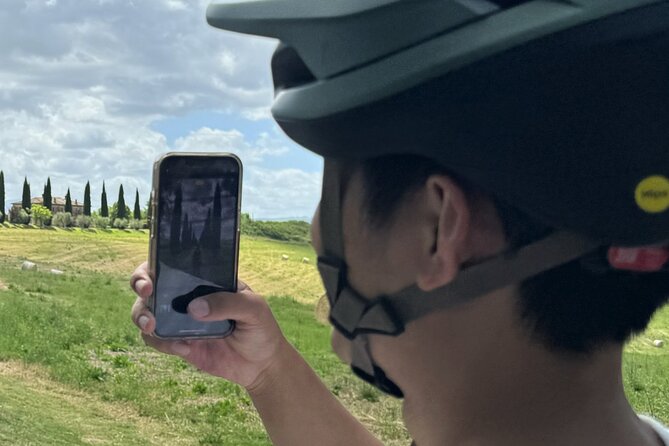 MONTALCINO Essence: Your PRIVAT E-Bike Experience, Top Quality! - The Experience with Knowledgeable Guides