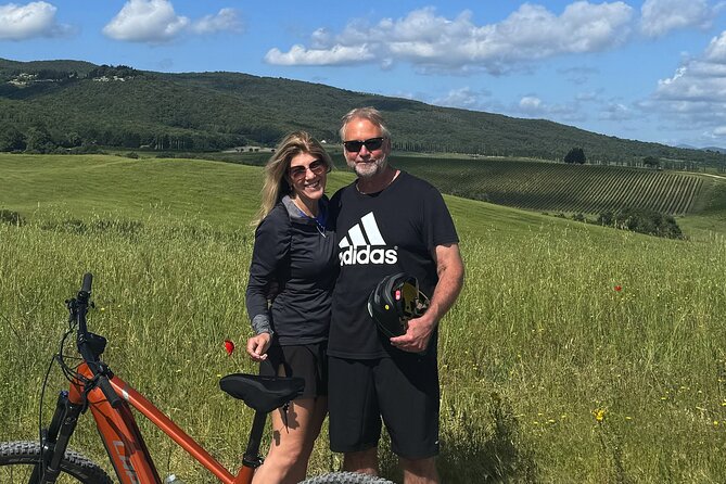 MONTALCINO Essence: Your PRIVAT E-Bike Experience, Top Quality! - Flexibility and Booking Details