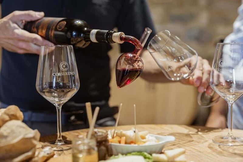 Montalcino: Wine Tasting and Tuscan Lunch - Tasting Two Distinct Organic Wines