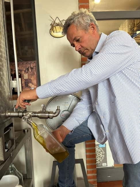 Montecatini Terme: Aperitifs with local wine and oil tasting - Who Will Appreciate This Experience Most