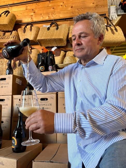 Montecatini Terme: Aperitifs with local wine and oil tasting - Behind the Scenes: The Shop and Its Hosts