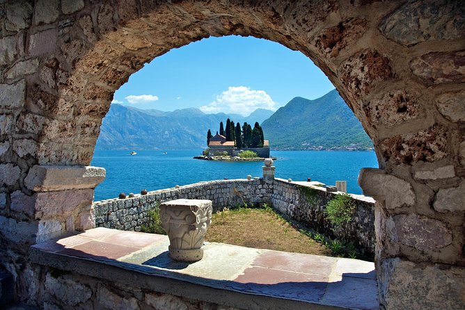 Montenegro Coast Private Day Trip from Dubrovnik - Discover Perast’s Historic Charm and Relaxed Atmosphere