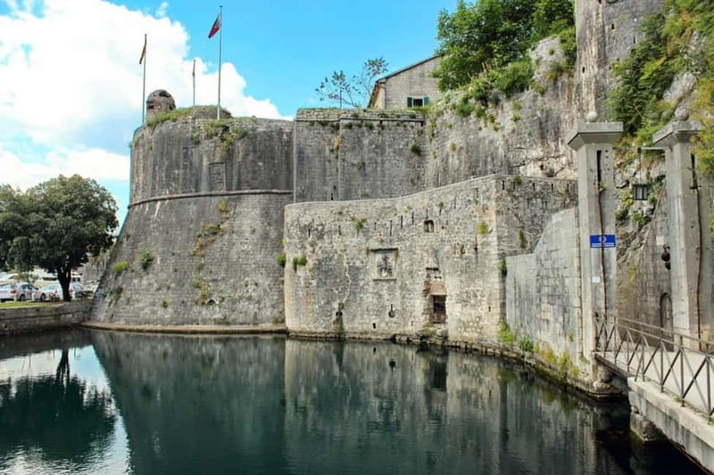 Montenegro from Albania: A Day Tour full of discoveries - Sveti Stefan: The Iconic Islet and Resort