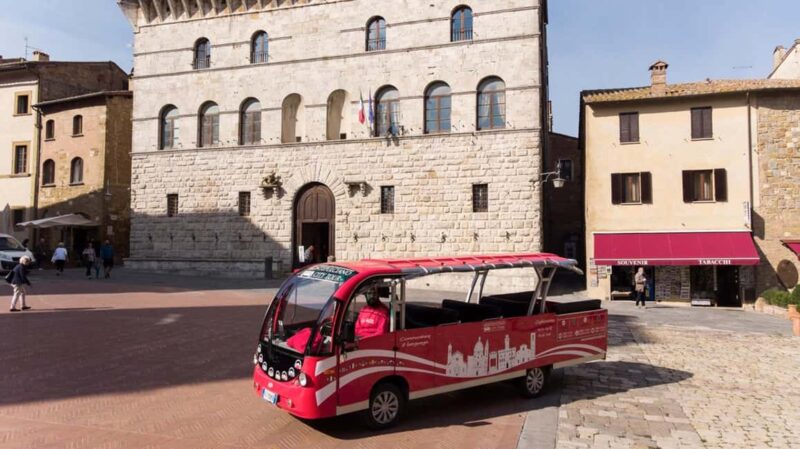 Montepulciano: Christmas Bus Tour with Audio Guide - Key Points