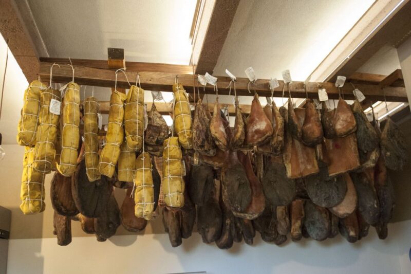 Montepulciano: Cinta Senese Tour With Food Tasting - Practical Details and Logistics of the Tour