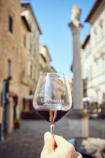 Montepulciano: Tasting 5 wines from the best Tuscan wineries. - The Guided Tasting: Expertly Curated and Personal
