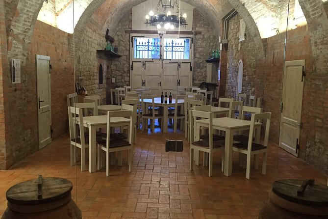 Montepulciano: Wine Tasting & Lunch in a typical winery - Exploring Montepulciano’s Underground Cellars