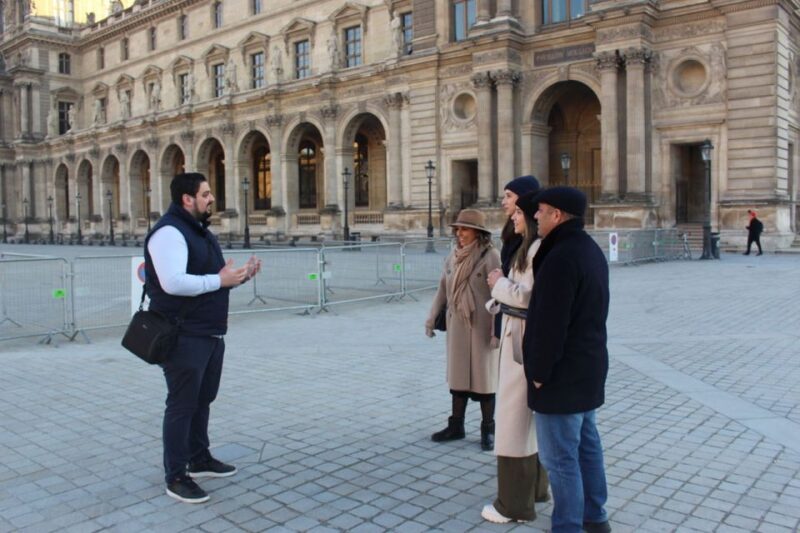 Montmartre Best Highlights & Wine and Cheese Tasting Tour - Explore Montmartre’s Artistic Heart with a 1.5-Hour Guided Tour