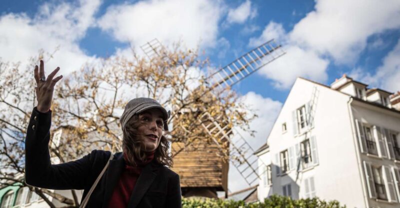 Montmartre en chansons: tour with a professional singer - Discover the Artistic Heart of Montmartre