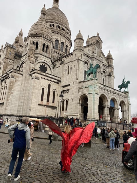Montmartre enchanté Visite chantée et guidée (VIP) - Supporting Materials and Extras