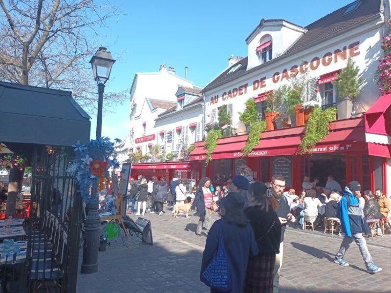 Montmartre: Guided Tour for Kids and Families - Short Stops at Iconic Montmartre Landmarks