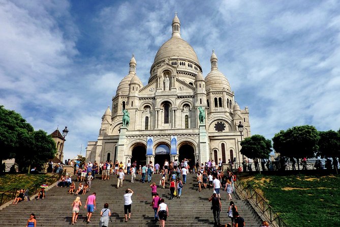 Montmartre Hidden Gems and Scenic Highlights Walking Tour - Scenic Views and Photo Opportunities
