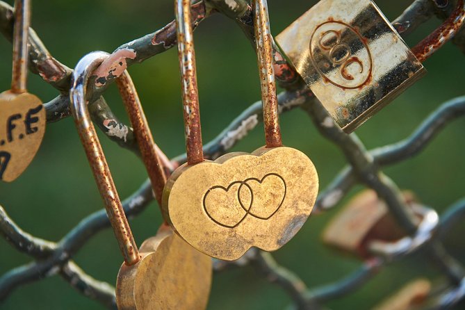 Montmartre Private Walking Tour - Exploring Place des Abbesses and Montmartre’s Charm