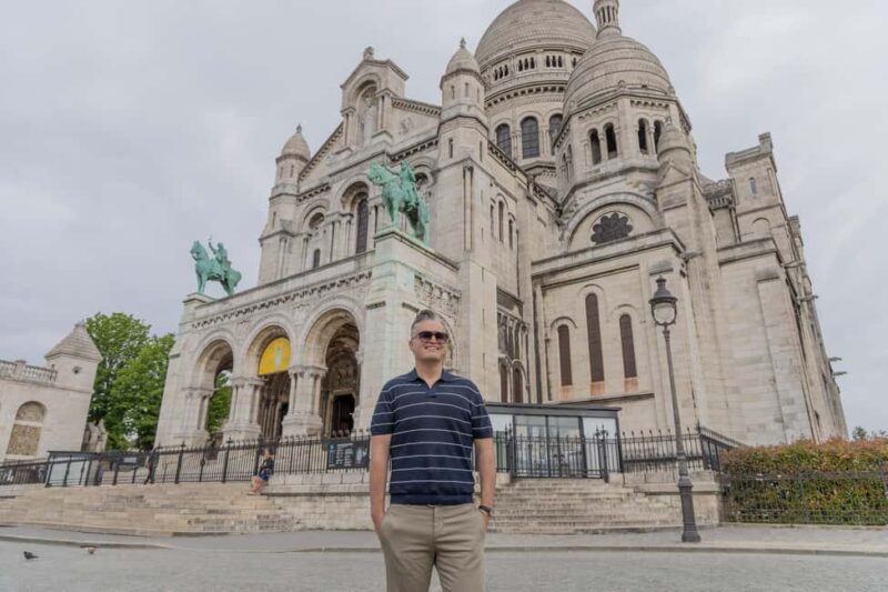 Montmartre Sacre Coeur area photoshoot by Paris photographer - Who Will Love This Montmartre Photoshoot