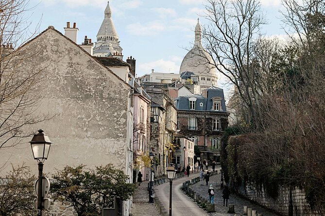 Montmartre & Sacré-Coeur Half-Day Private Tour - The Surprising Sculpture of Le Passe-Muraille