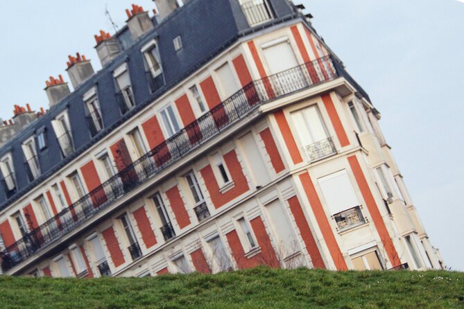 Montmartre Scavenger Hunt and Highlights Self-Guided Tour - The Self-Guided Experience with the World City Trail App