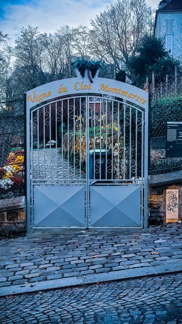 Montmartre: Semi Private Guided Stroll in Bohemian Paris - Key Points