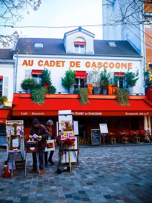 Montmartre: Semi Private Guided Stroll in Bohemian Paris - Exploring Montmartre Streets and Artistic Roots