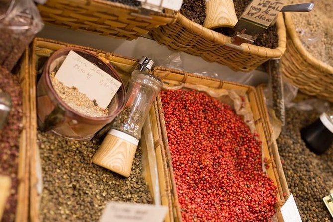 Montmartre The Private Food Tasting Tour with a French Gastronomy Expert - Key Points