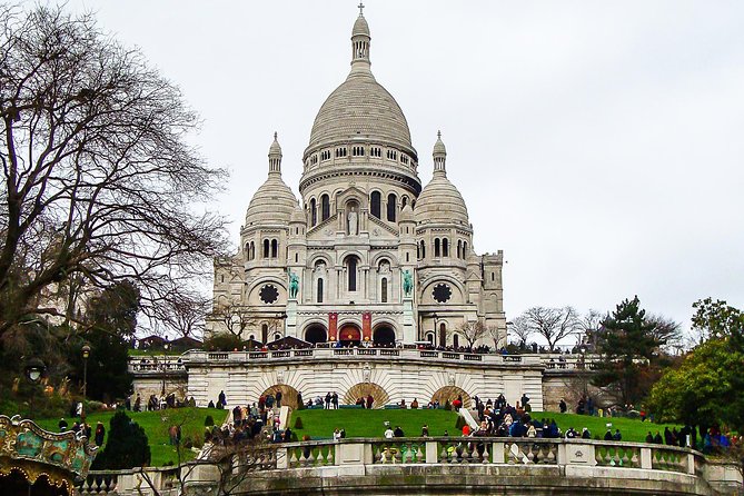 Montmartre Walking Tour with a Private Local Guide - Discovering the Artistic Heart at Place du Tertre