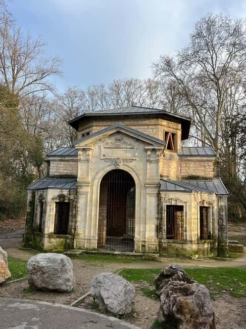 Montpellier: Guided Tour of Unusual Places by Electric Bike - Stops at Abandoned and Unusual Places