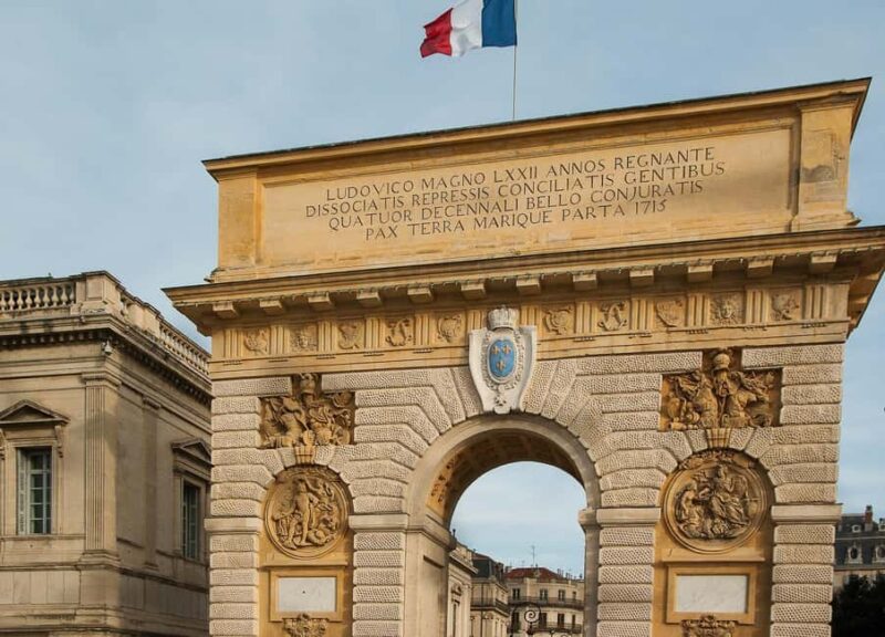Montpellier - Private Historic Walking tour - Exploring the Triumphal Arch of Montpellier
