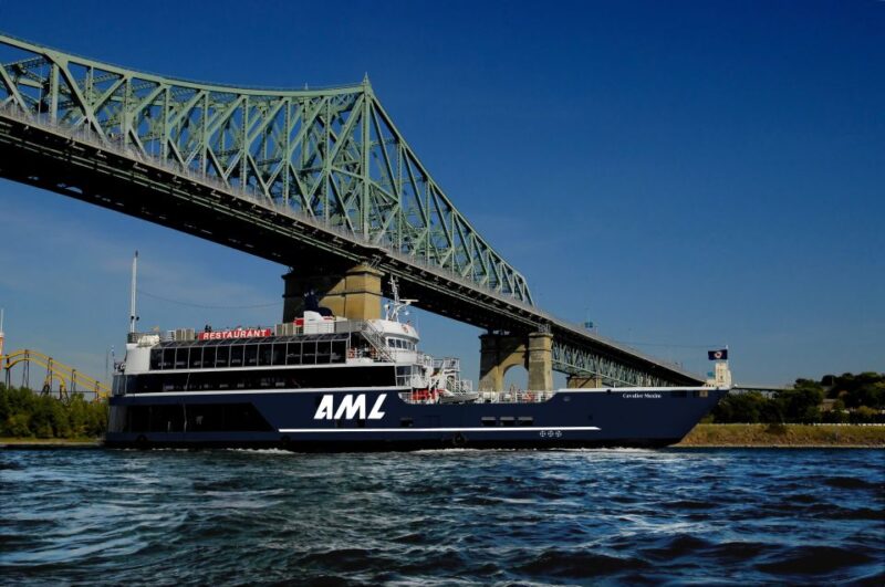 Montréal: 3 or 5-Course Dinner Cruise with DJ & Dancing - Red Carpet VIP Experience