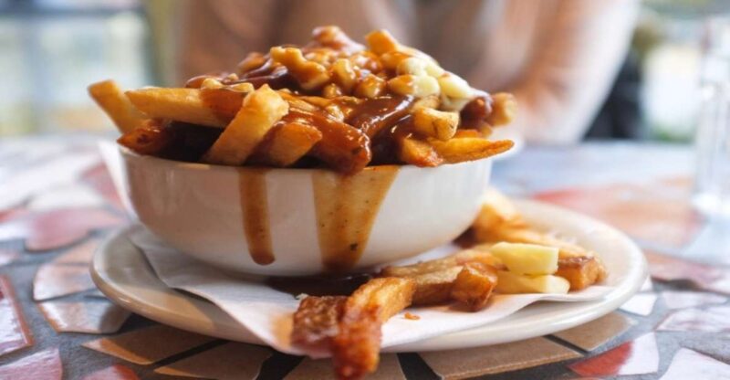 Montreal: Best of Montreal Food Walking Tour with Tastings - Discover Montreals Food Scene from the Starting Point outside St-Viateur Bagel