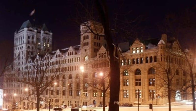 Montreal : Downtown & Underground Walking Tour with a Guide - Discover Montreals Downtown Streets with a Local Guide