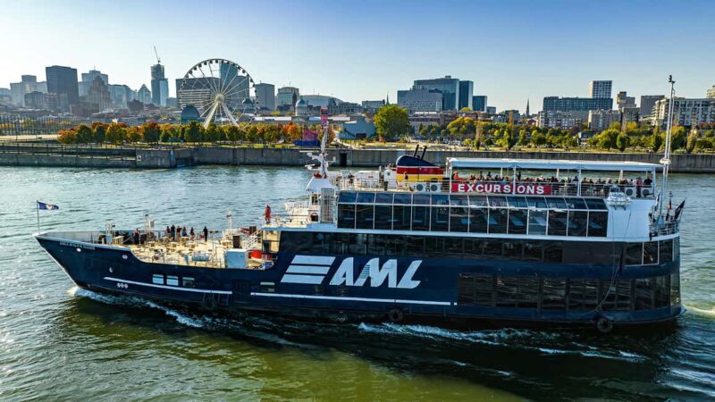 Montréal: Guided Sightseeing River Cruise - The Review of the Guides and Commentary