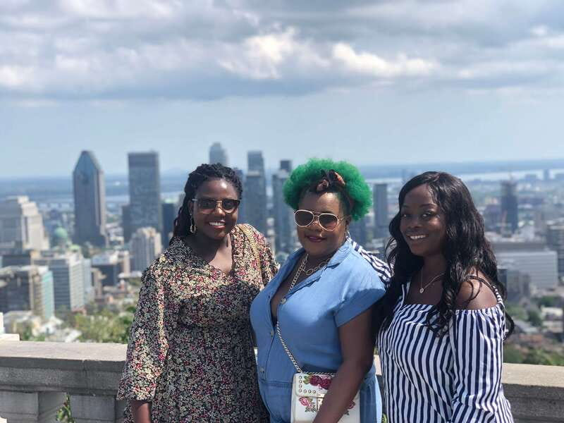 Montréal: Guided Tour in Vintage Convertible Cadillac - Experience Montreal in a Vintage Cadillac Convertible