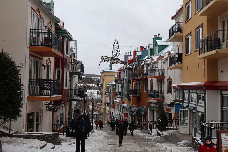 Montreal: Guided tour of the Laurentides Mont Tremblant - Departure Point at Côte-Vertu Metro Station