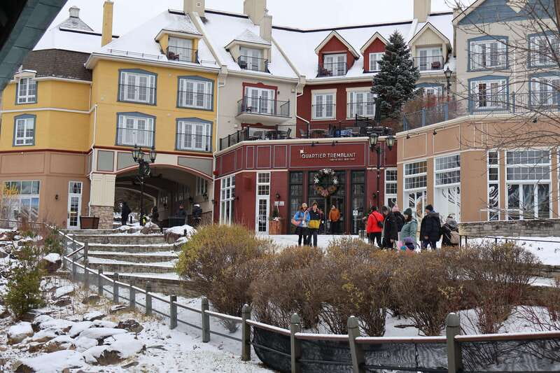 Montreal: Guided tour of the Laurentides Mont Tremblant - Free Time to Explore the Pedestrian Village