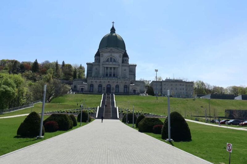 Montreal: Iconic Landmarks All-Inclusive VIP Experience - Accessibility and Group Size
