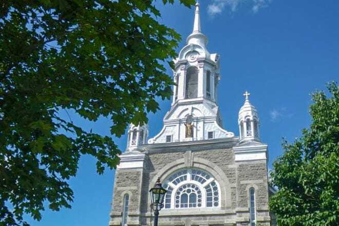 Montreal: Laurentian Mountains Day Trip - Scenic Stops Along the Rural Roads and Lakes